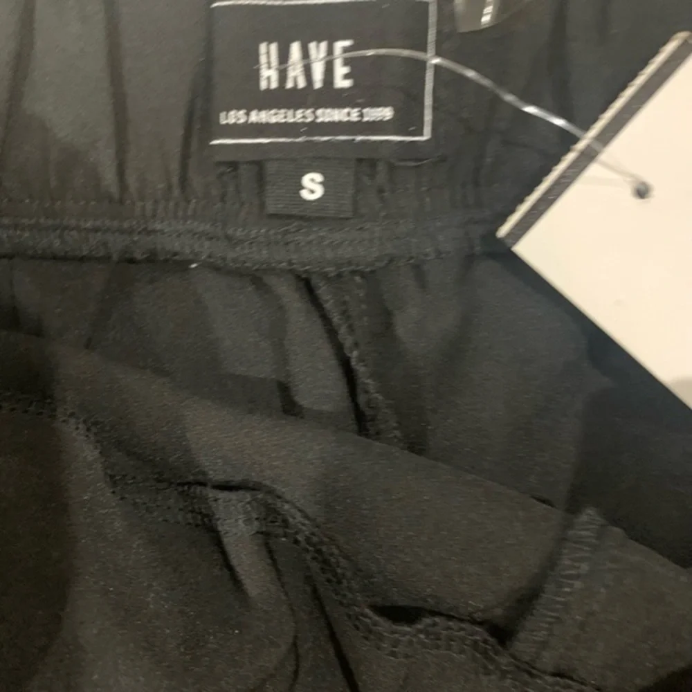 (2 Piece Bundle) crop top‎ and black skort - Picture 7 of 10